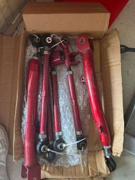 Adjustable Red Suspension Components With Heim Joints