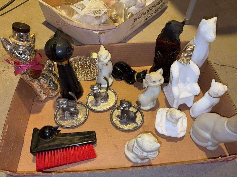 Large lot of cat figures