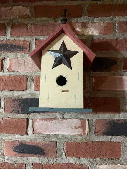 Assorted Wall Decor & 2011 Summer Lovin Longaberger Basket