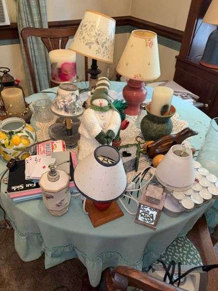 Large variety of home decor