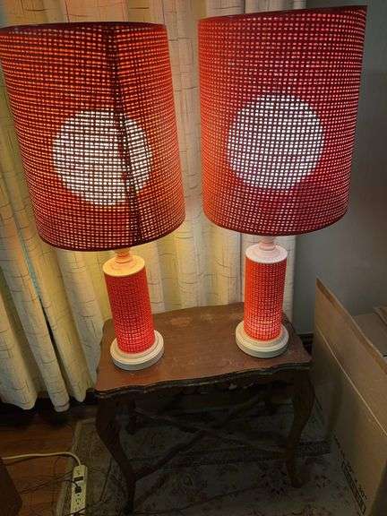 2 Lamps & Table