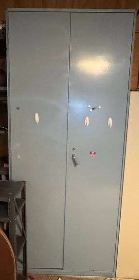 Metal Storage Cabinet With Adjustable Shelves and Locking Mechanism
