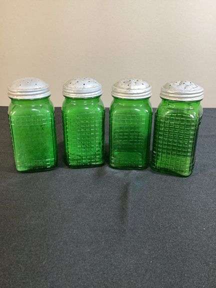 Set of 4 Vintage Green Depression Glass Shakers – Cube Pattern
