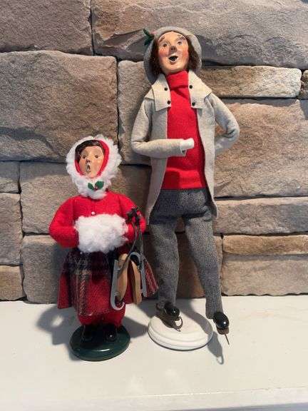 Signed LE Byers' Choice Ltd. Carolers