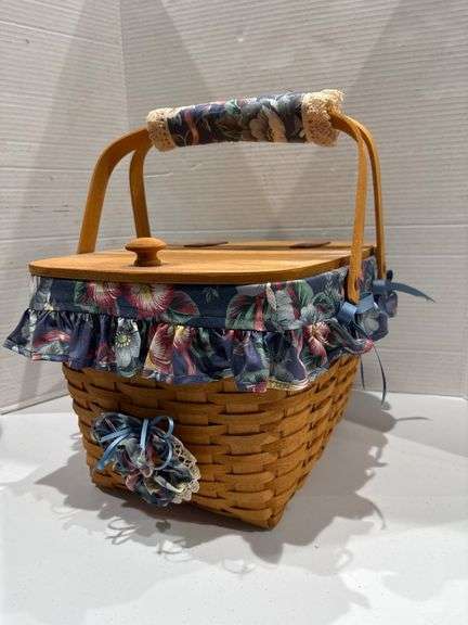 Longaberger Gourmet Picnic Basket