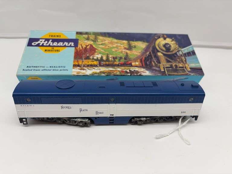 Athearn HO Scale Nickel Plate Road PB-1 Dummy Locomotive