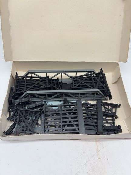 Tyco 33-Piece Bridge and Trestle Set