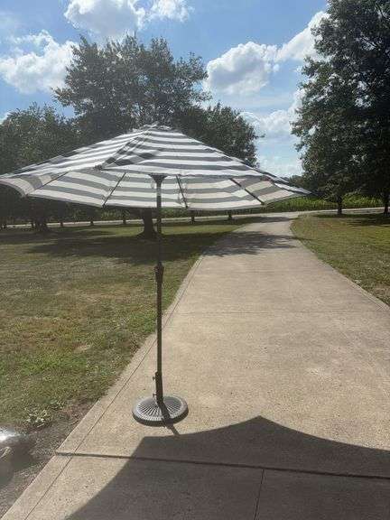 Patio Umbrella w/ Stand