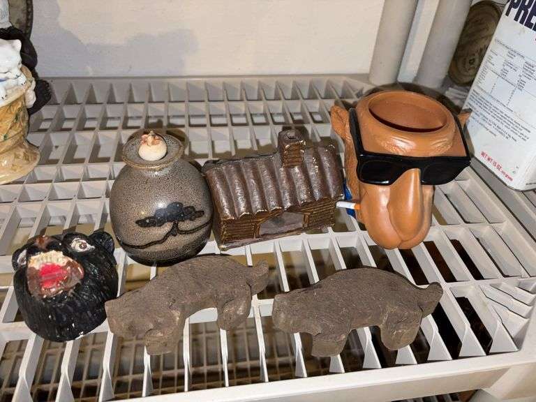 Variety of collectible items, camel mug