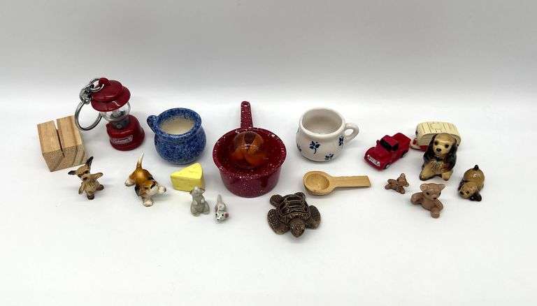VTG Collectible Figurines