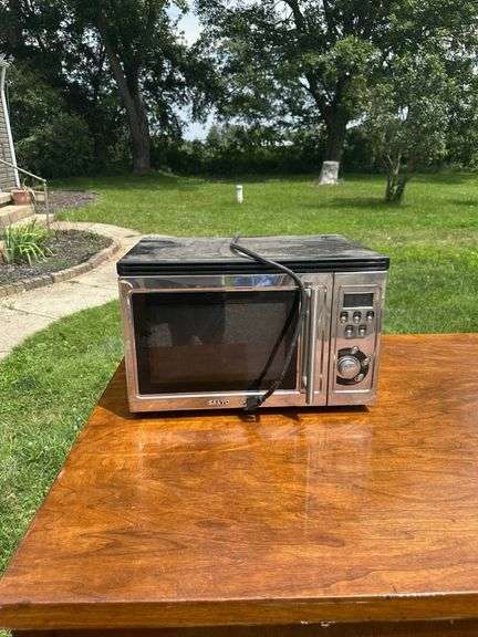 Sanyo Stainless Steel Microwave Oven with Digital Controls