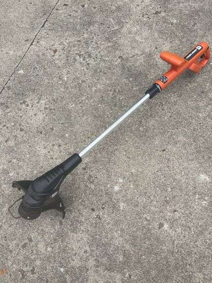 Black+Decker 18 Volt Cordless String Trimmer/Edger