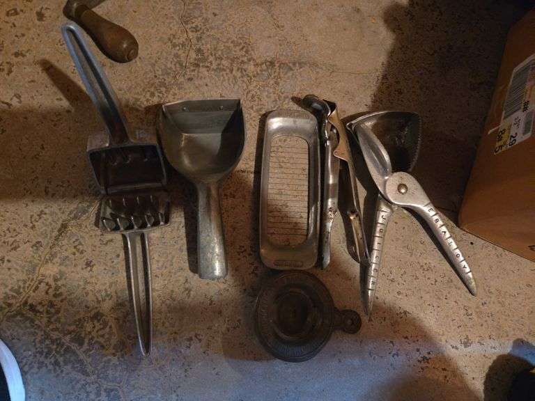 Vtg kitchen utensils