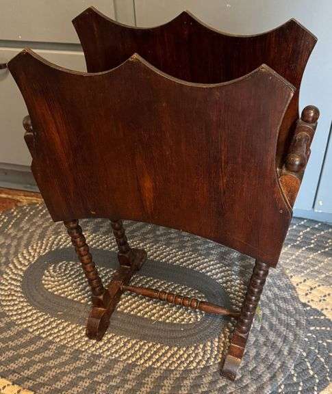 Wooden Magazine Rack with Scalloped Edges and Turned Legs
