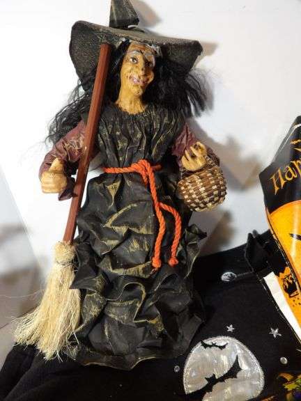 Halloween Décor