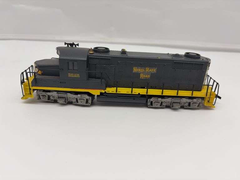 HO Scale Nickel Plate Road #5623 Locomotive