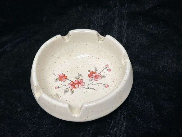 Pic Nic USA Ceramic Ashtray with Floral Design – 3-5/8" Diameter