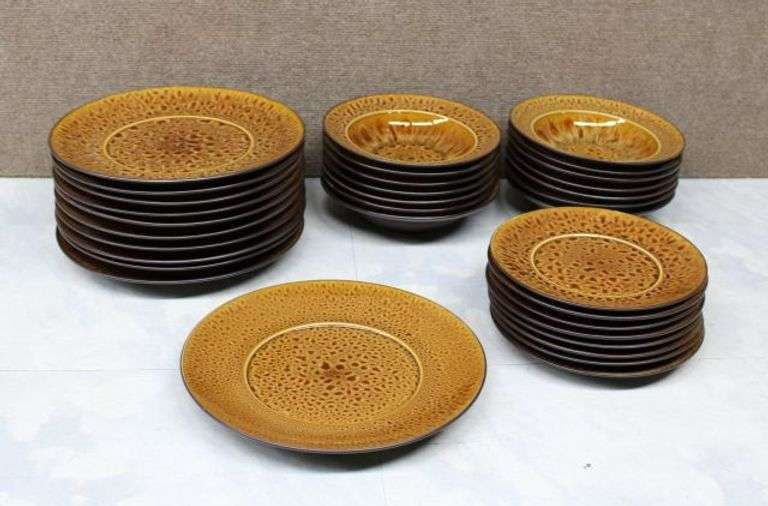 33-Piece Kashmir Leopard Dinnerware Set