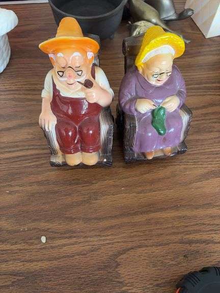 Grandma and Grandpa retirement fund banks