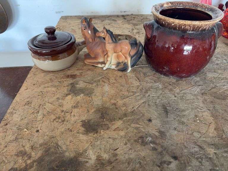 Bean pot, soup bowl and horse planter