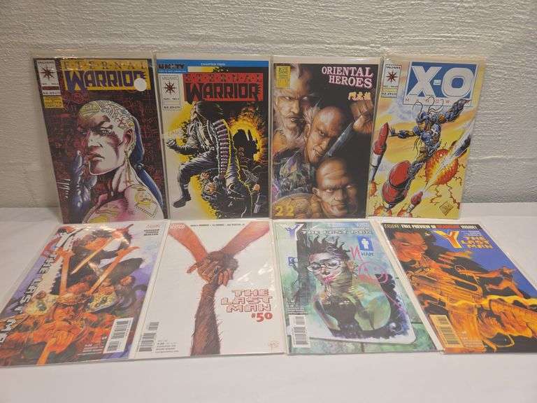 8 Comics