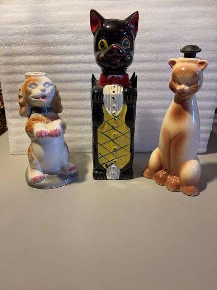2 cats and 1 dog decanter