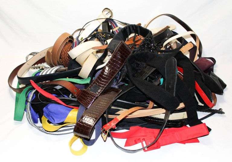 STYLES AND PATTERNS OF BELTS IN VARIOUS MATERIALS AND COLORS. - Auction ...