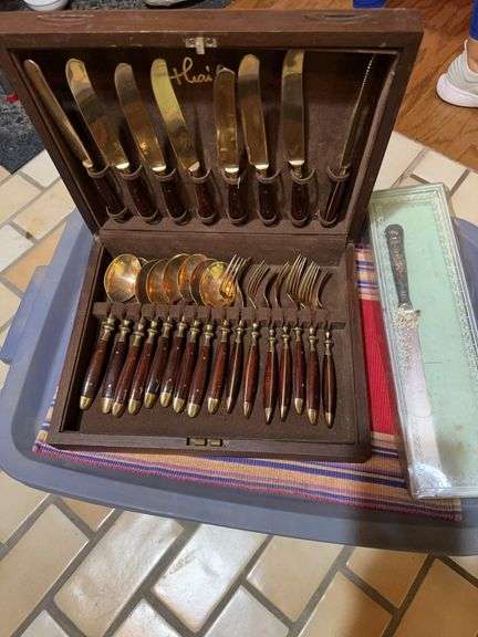 Set of Utensils & Cake Knife