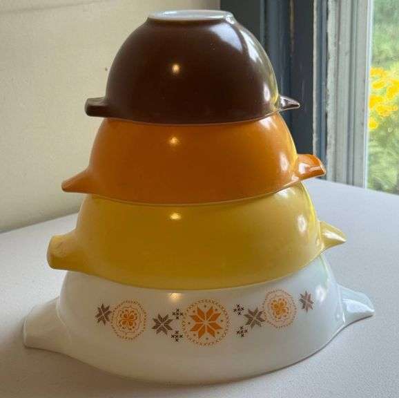 Pyrex Cinderella Mixing Bowls in Autumn Harvest Palette