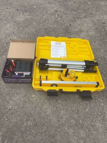 AC/DC Digital Peak Charger & Alton Laser Level Kit