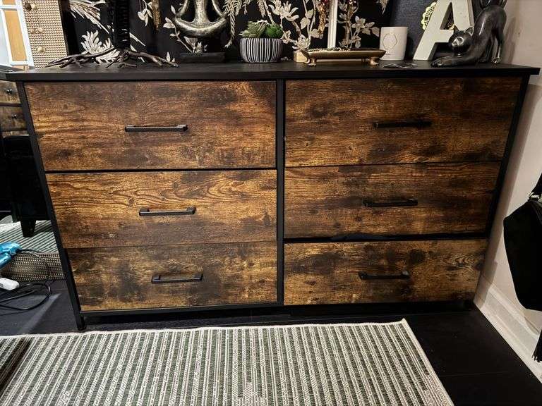 Black Metal-Trimmed Wood Grain Six-Drawer Dresser