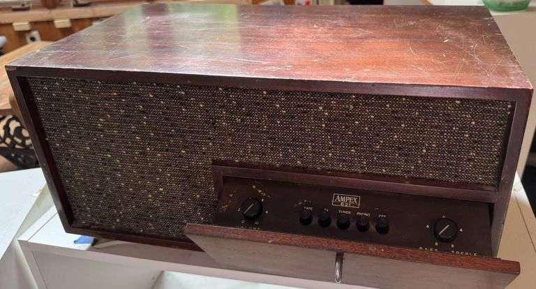 Ampex Model 627 Amplified Speaker Cabinet