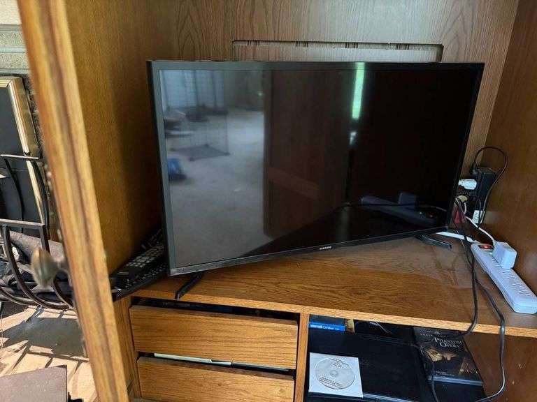 Samsung Flat Screen Television with Stand