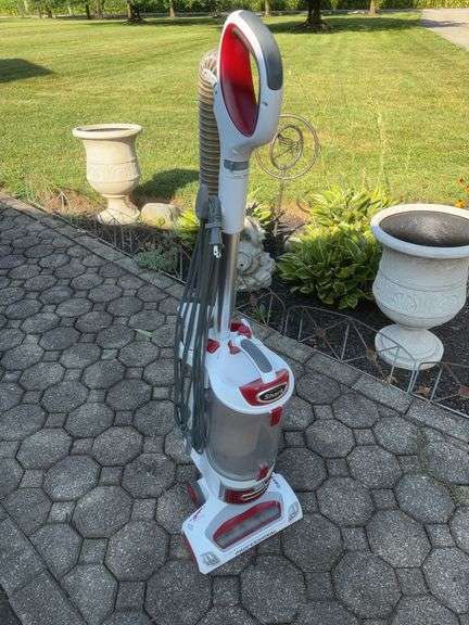 Shark Rotator Professional Lift-Away Upright Vacuum