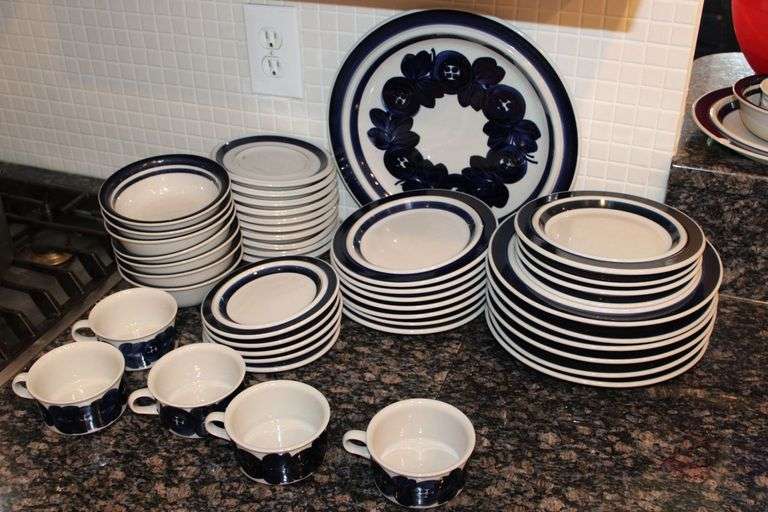 Arabia Finland Dish Set