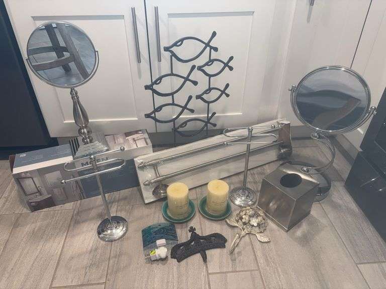 Bathroom Accessories & Decor