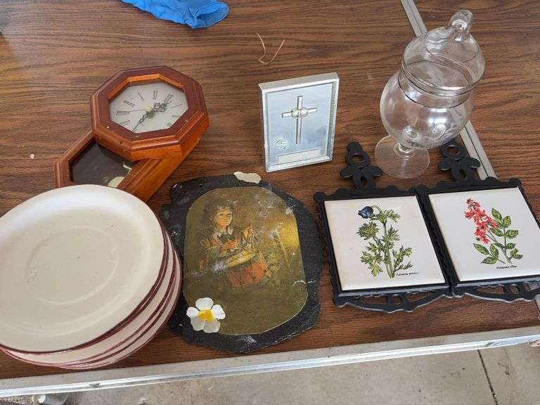 Trivets, plates, small clock