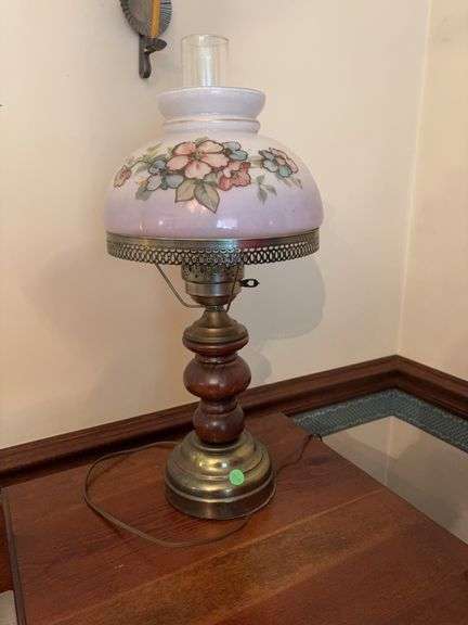 Vtg Hand Painted Milk Glass Lamp