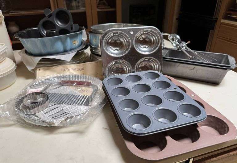 Baking and Cookware Items Including Pampered Chef