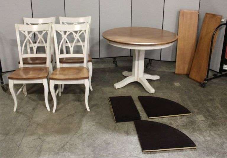 Dining Table with Two Leaves, Four Chairs, and Protective Pads by