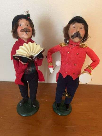 Signed LE Byers' Choice Ltd. Carolers