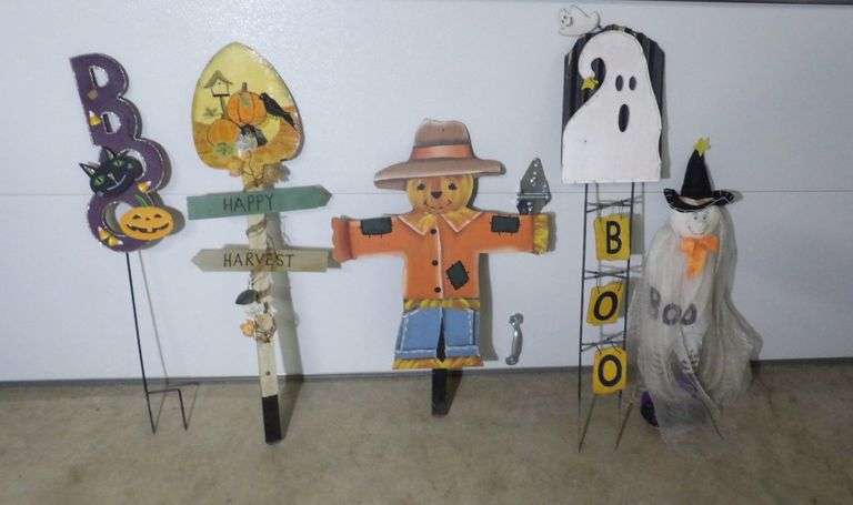 Fall Lawn Décor