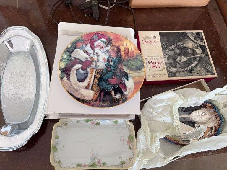 Variety of Christmas items