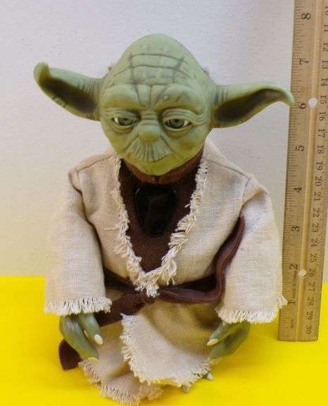 Moving and Talking Yoda Action Figure