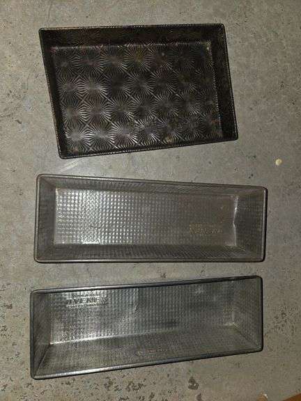 Vtg metal pans