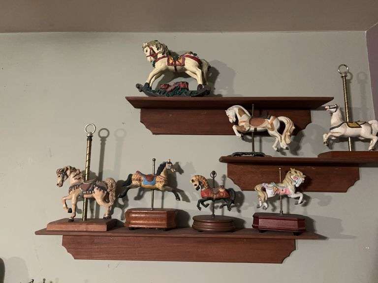 Carousel figurines
