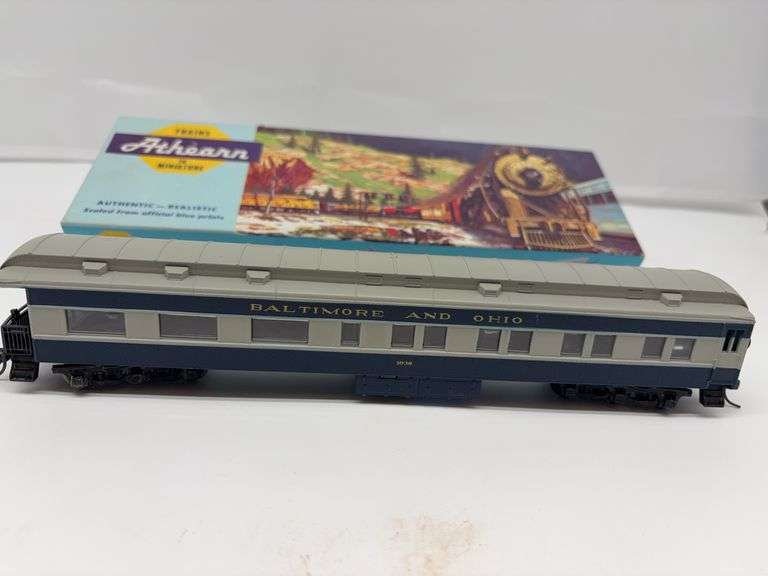 HO Scale Athearn Baltimore and Ohio Standard Observation Car
