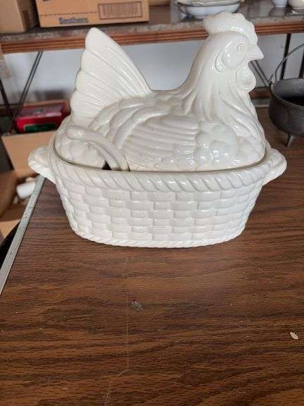Ceramic hen on nest gravy bowl, vintage