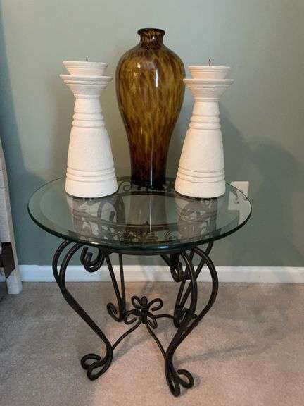 Glass Table & Décor