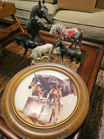 Horse decor (1 painted ponies)